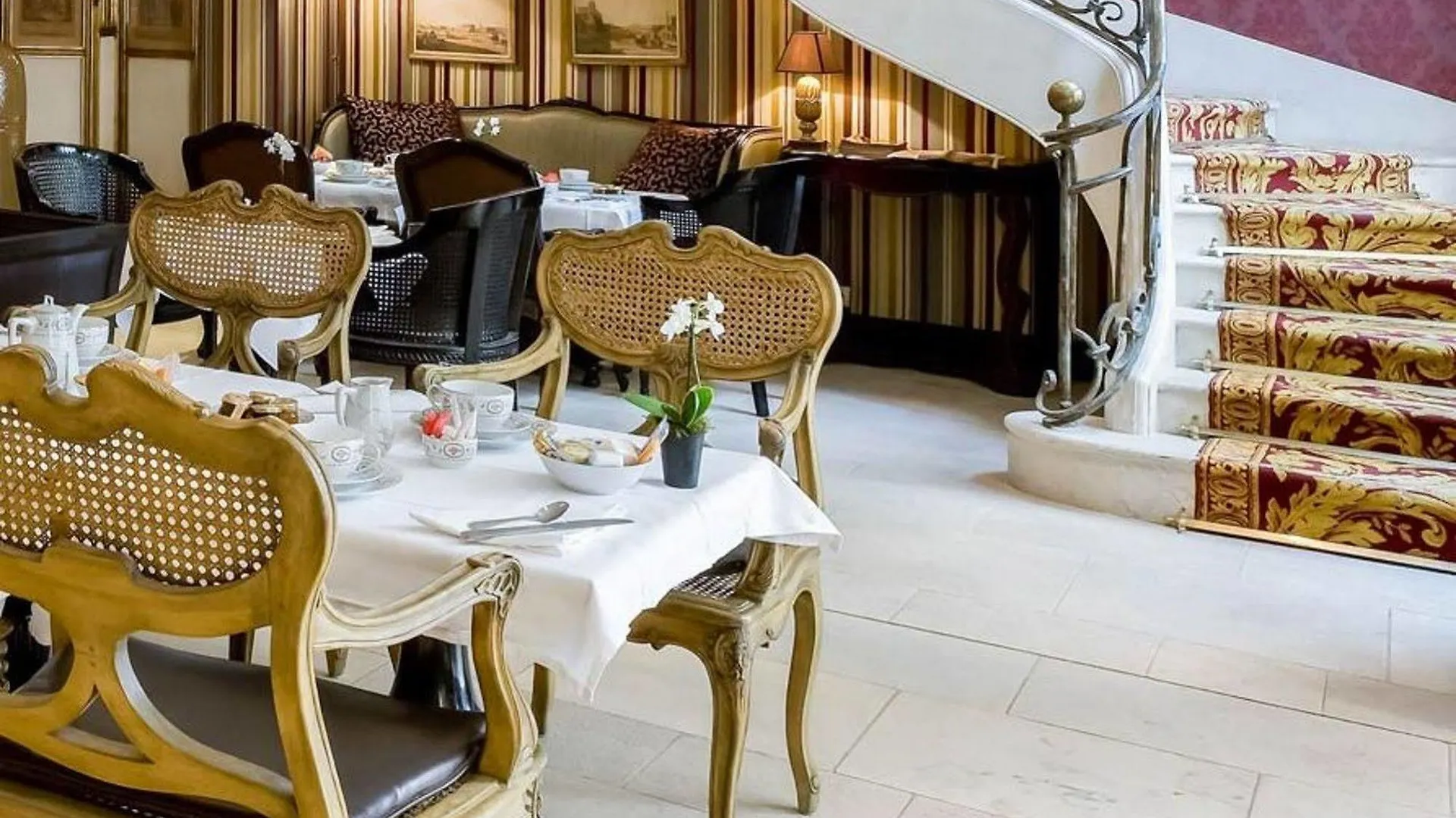 Hotel Du Romancier Париж