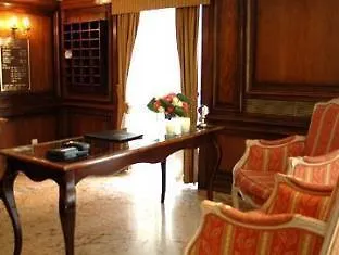 Hotel Du Romancier Париж 4*,