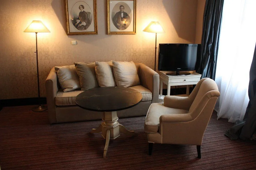 Hotel Du Romancier Париж